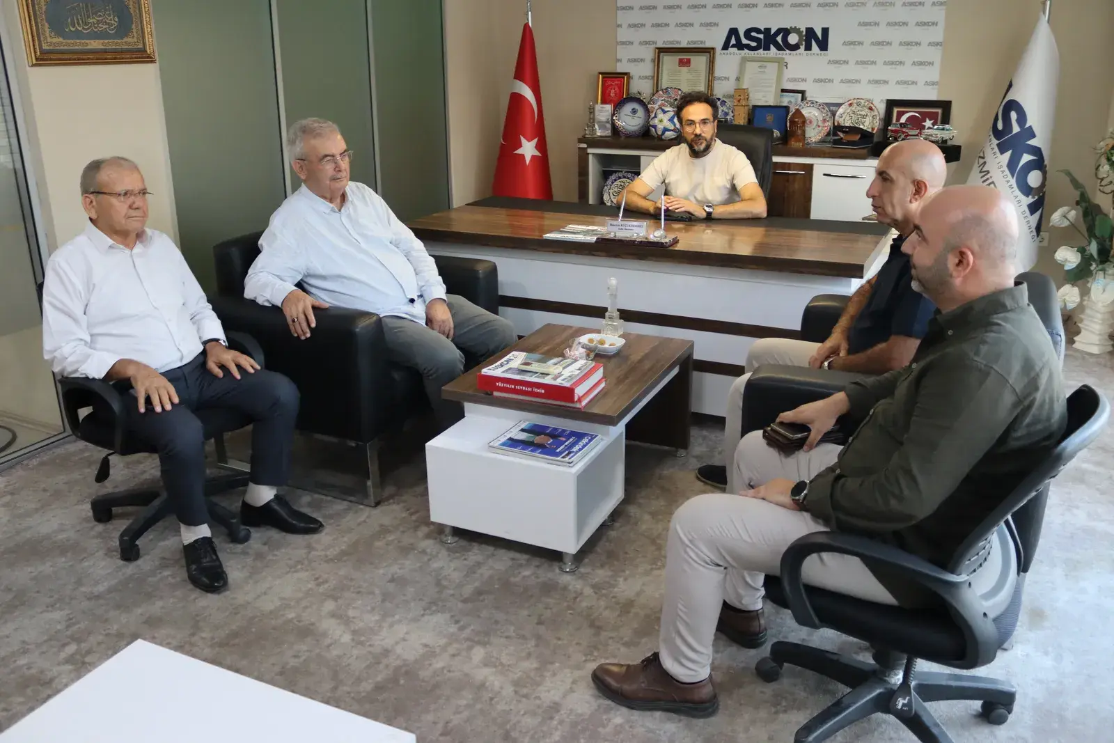 ASKON İzmir — Eflatun Saygılı Konferansı, 1. kare