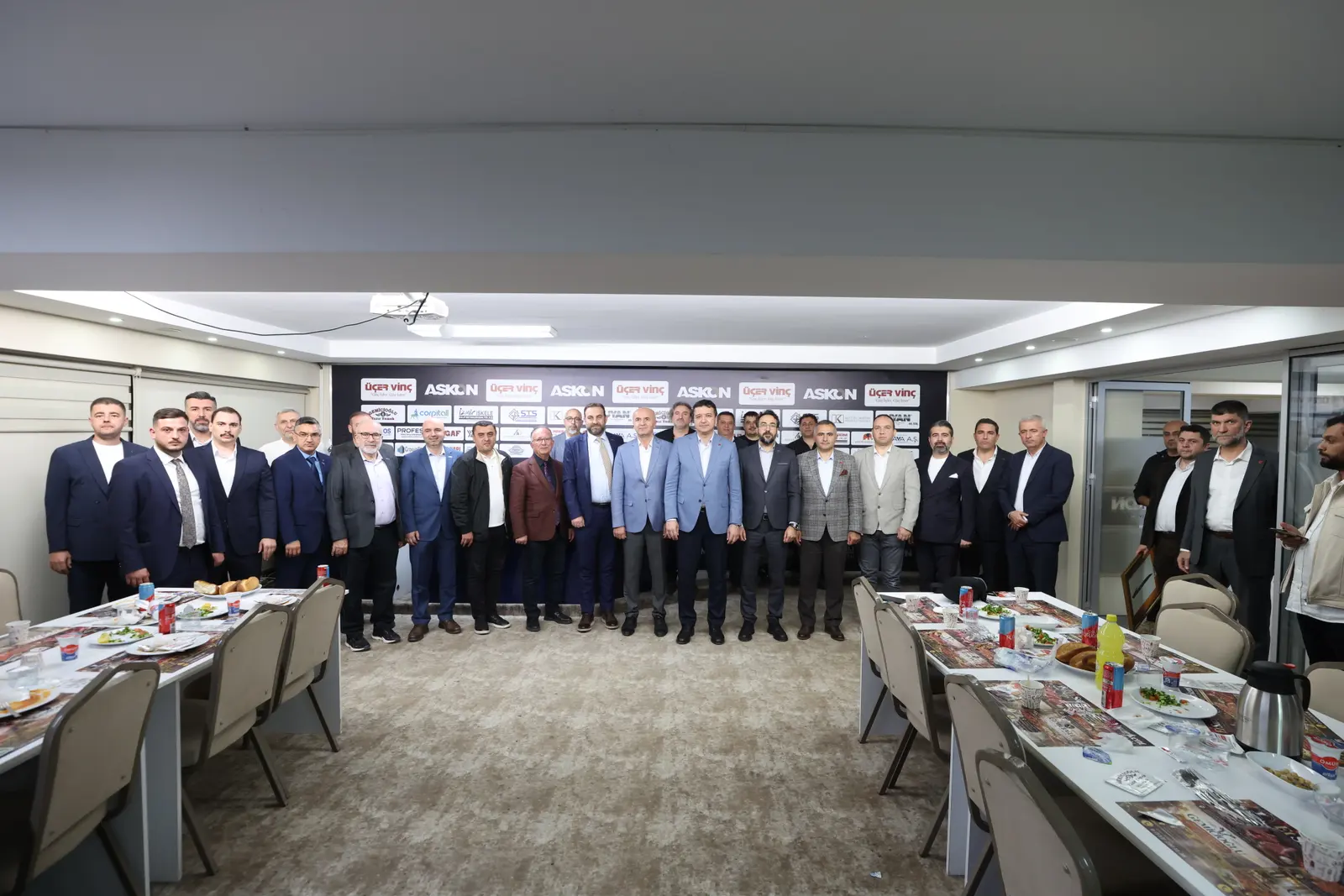 Saadet Partisi Genel Başkanı Mahmut Arıkan ASKON İzmir'de Ağırlandı — 2. kare