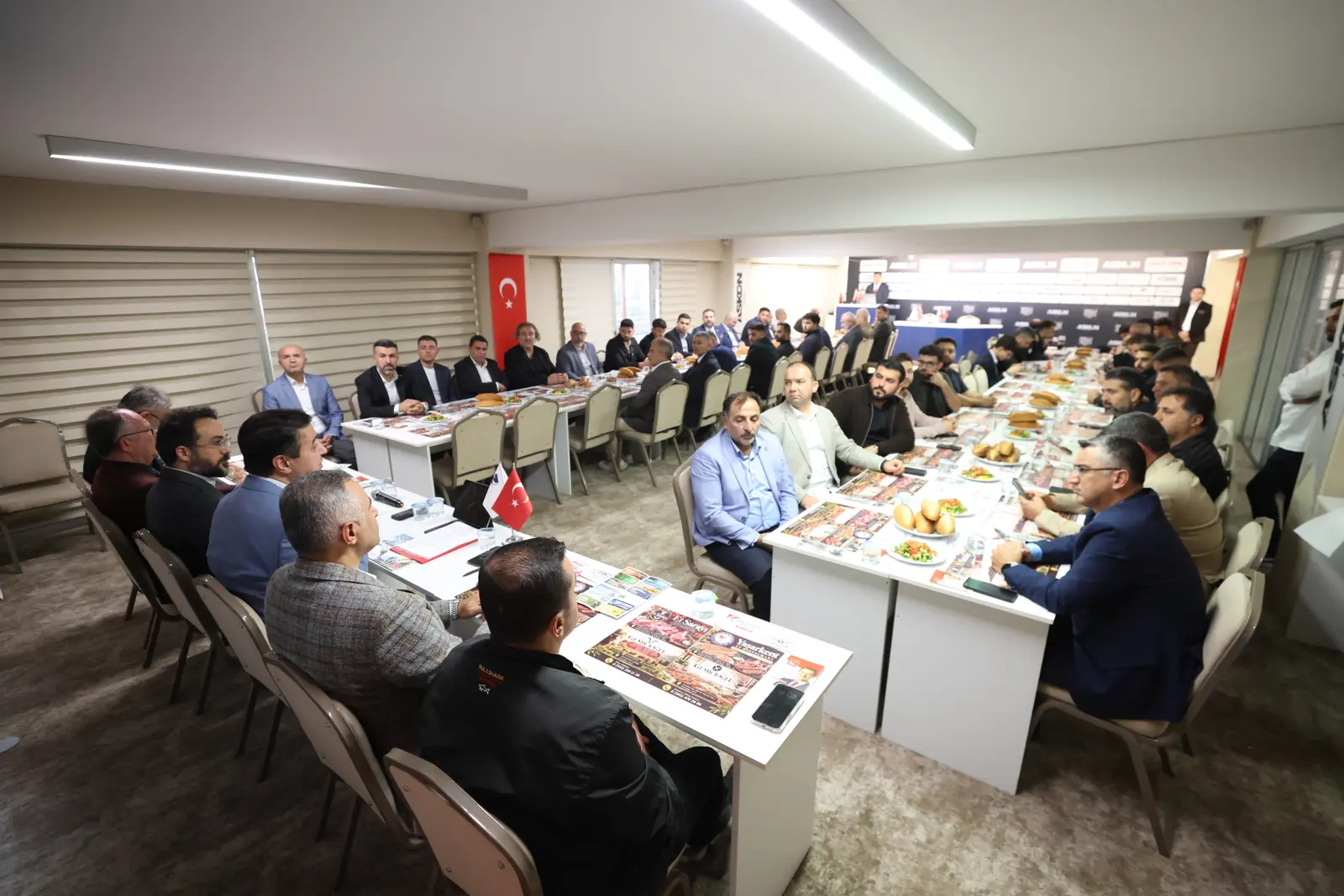 Saadet Partisi Genel Başkanı Mahmut Arıkan ASKON İzmir'de Ağırlandı — 4. kare