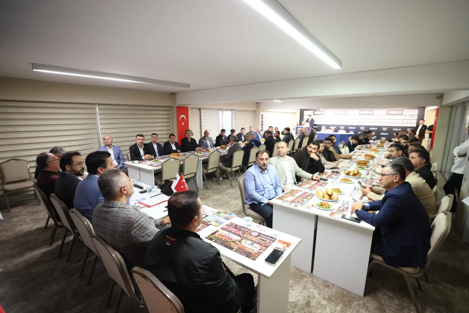 Saadet Partisi Genel Başkanı Mahmut Arıkan ASKON İzmir'de Ağırlandı — 7. kare
